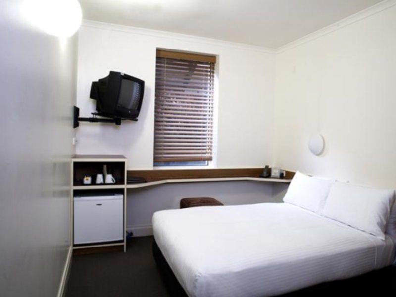 Best Western Melbourne City Hotel Exterior photo